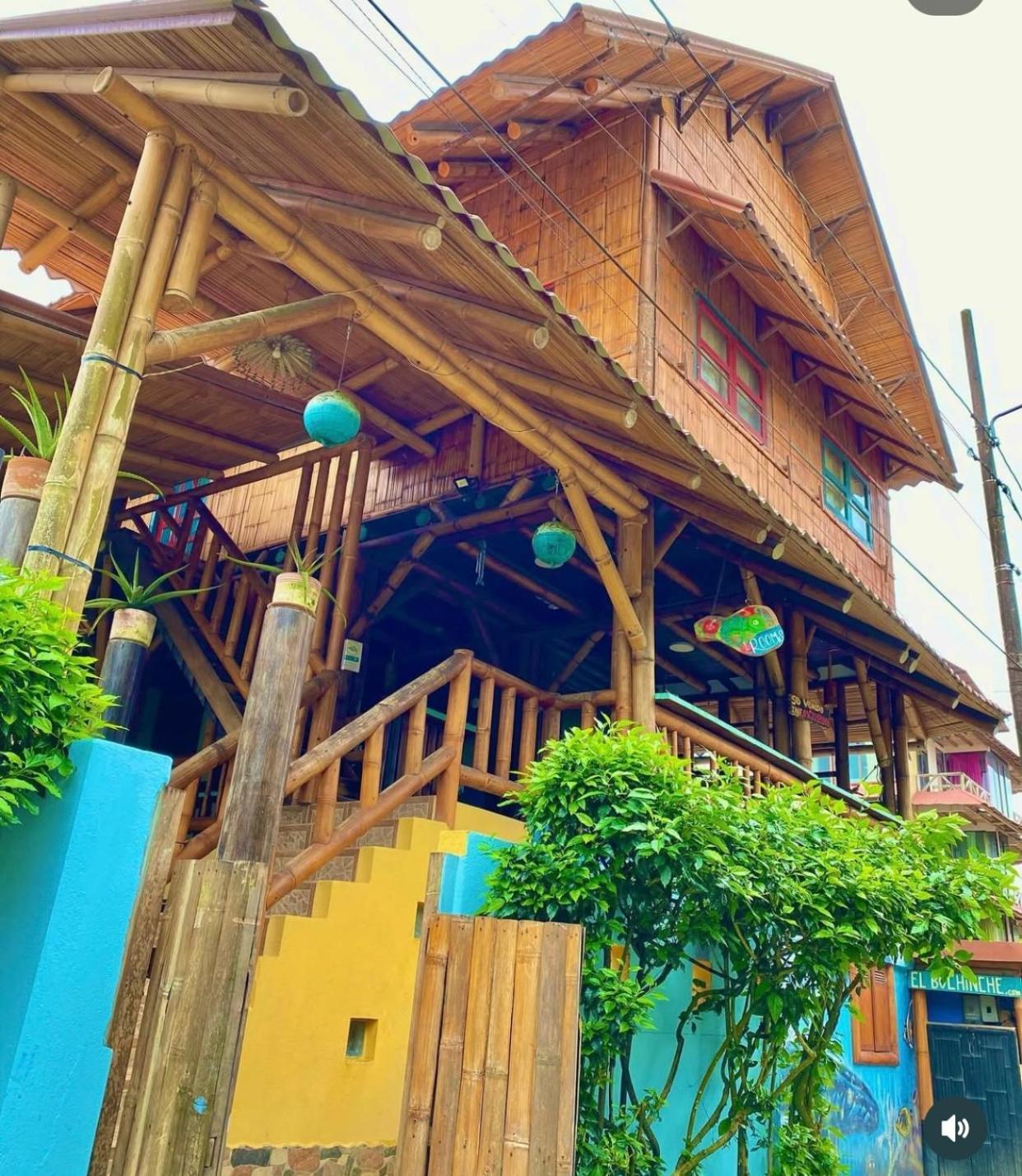 El Bochinche Hotel Mompiche Exterior photo