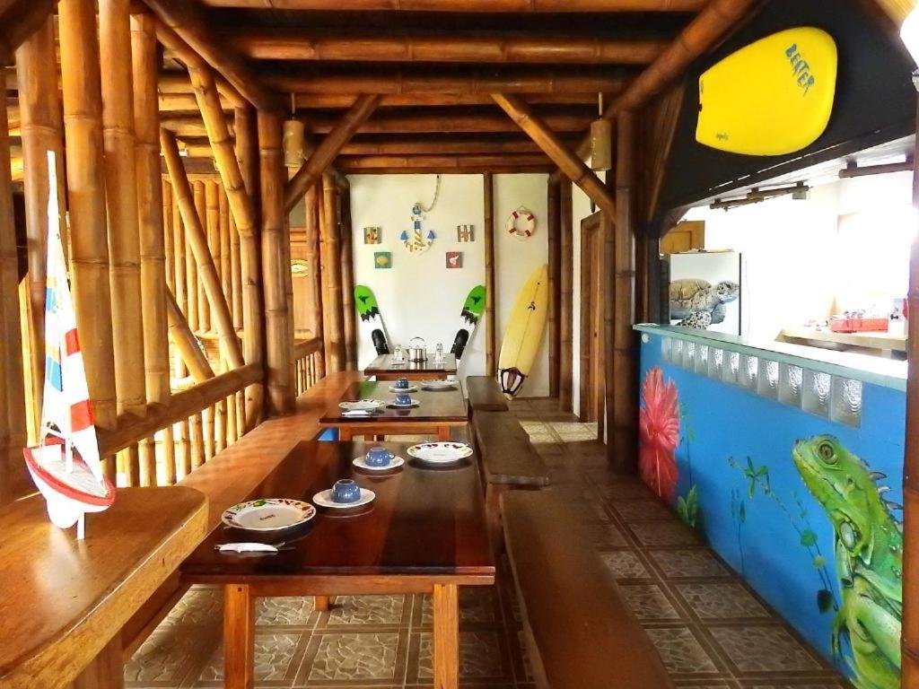 El Bochinche Hotel Mompiche Exterior photo