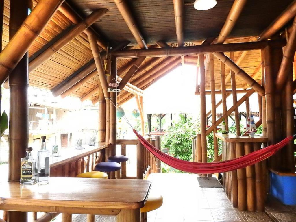El Bochinche Hotel Mompiche Exterior photo